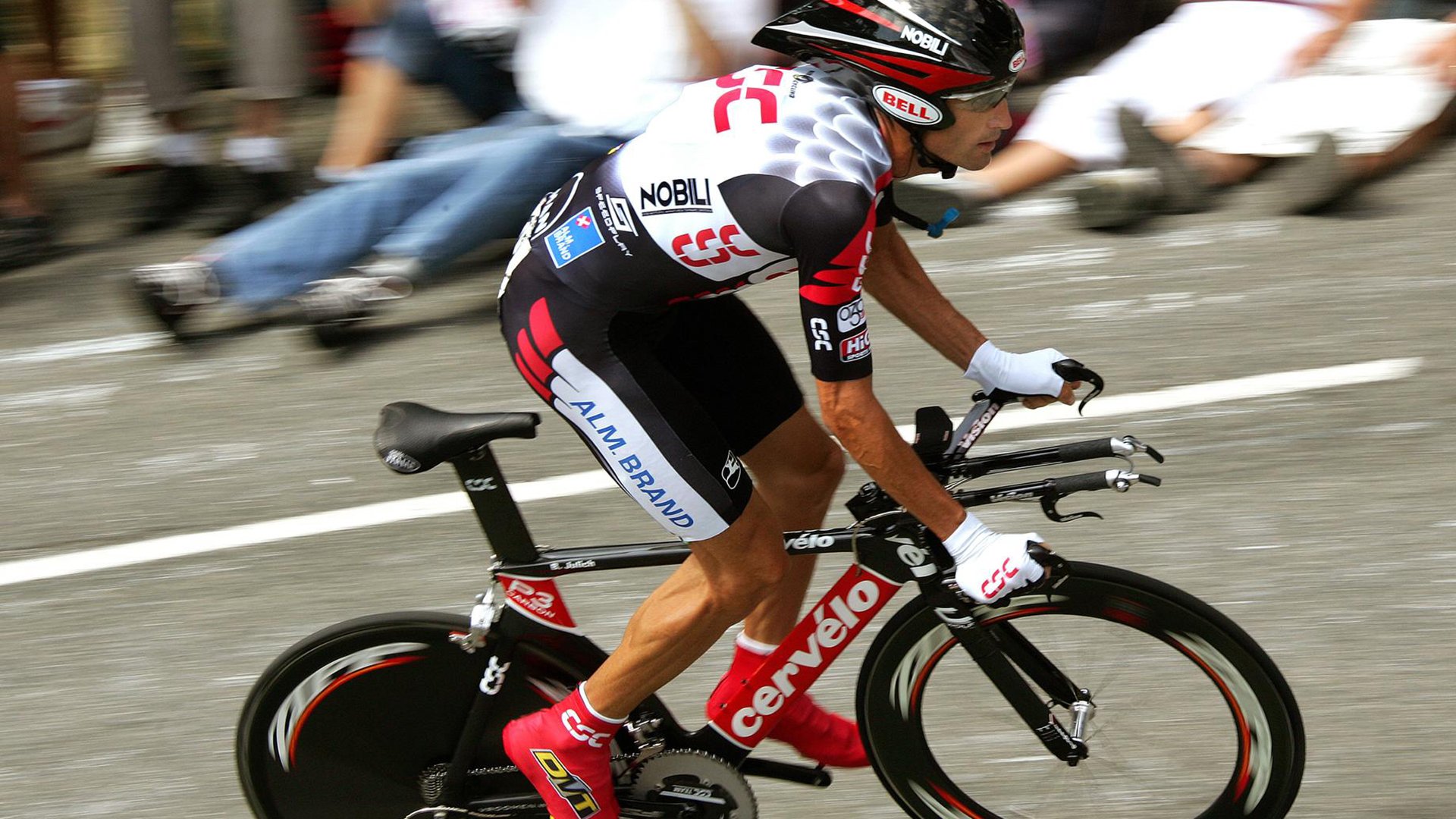 开云体育登录-英超争冠之夜，伊布用防守锁死命运咽喉